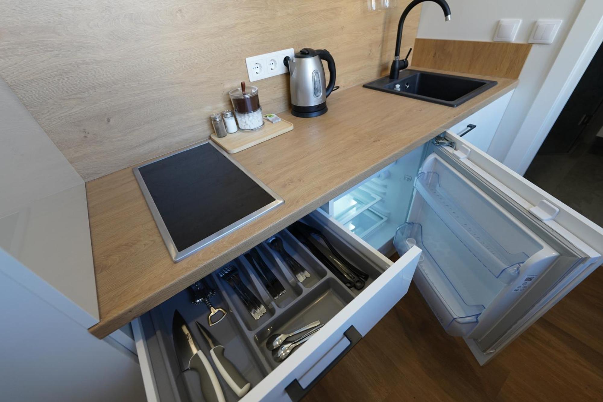 Amber Light Self-Check-In Apartments Kaunas Bagian luar foto