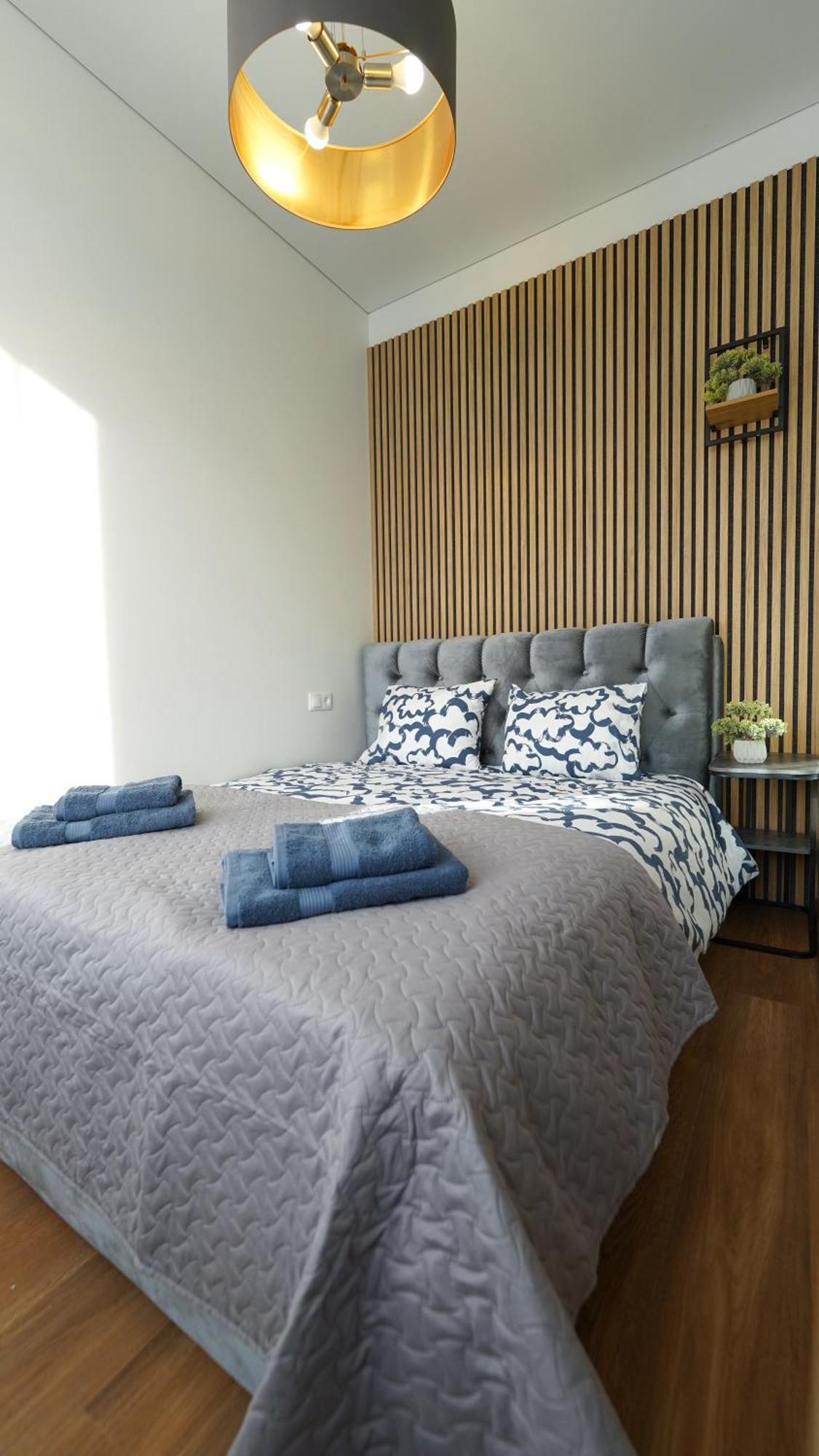 Amber Light Self-Check-In Apartments Kaunas Bagian luar foto