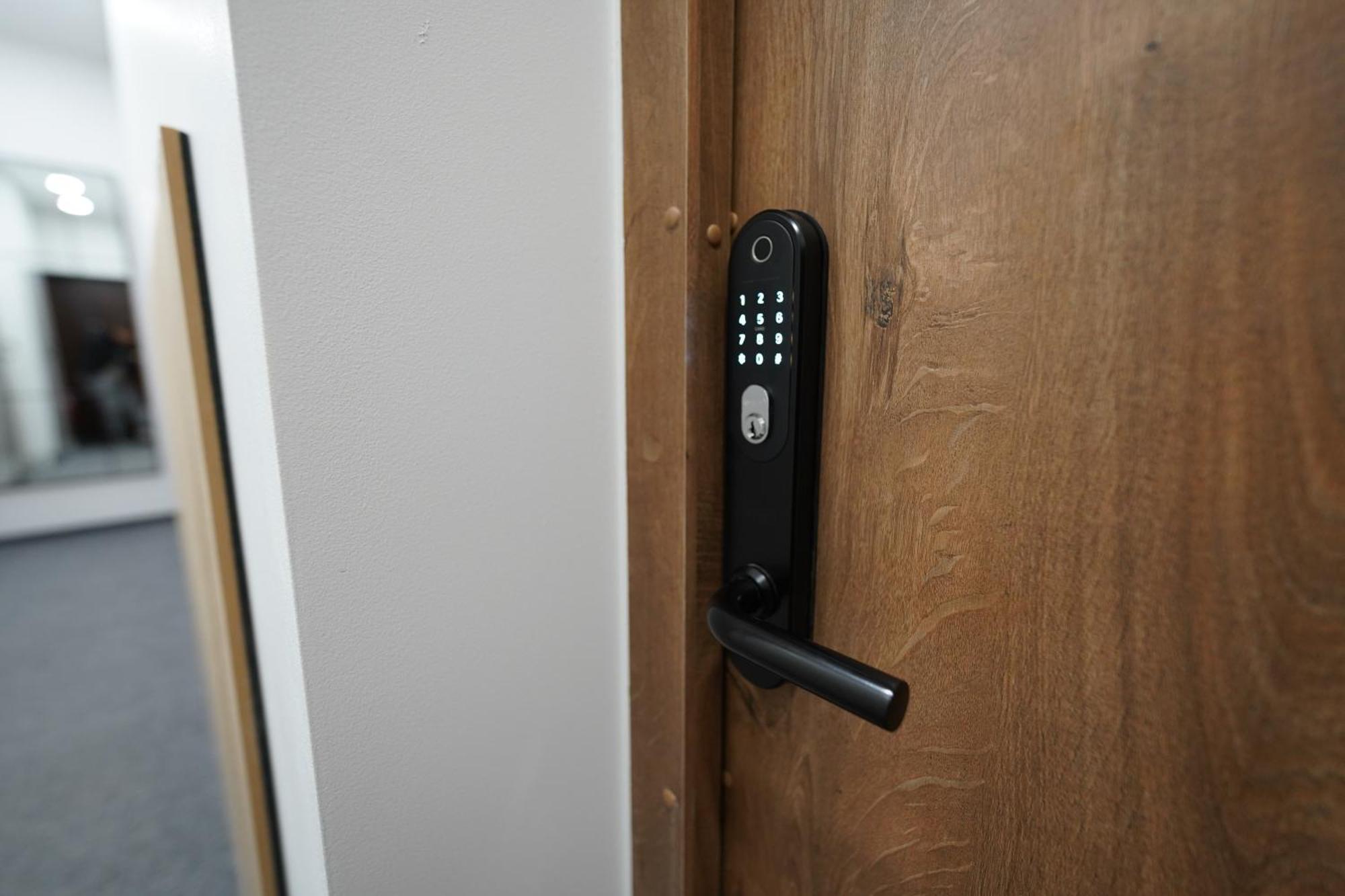 Amber Light Self-Check-In Apartments Kaunas Bagian luar foto